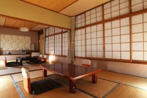 Hatsunoyu - Transportation and Access