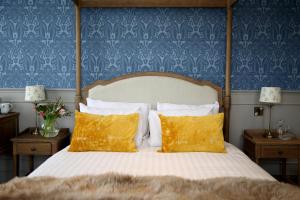 Hatton Court Hotel - Questions About Staying Here