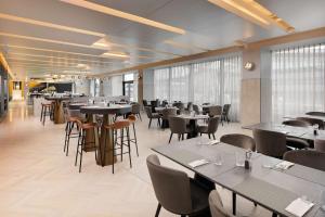 Hilton Garden Inn Silverstone - Booking and Policies