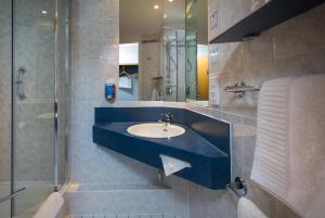 Holiday Inn Express Manchester - Salford Quays, an IHG Hotel - Policies and Conditions