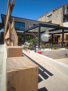 Hotel A Stretta - Transportation and Accessibility