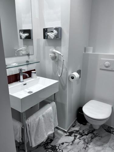 Hotel Acadie Eragny - Nearby Attractions