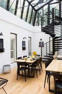 Hotel Bootcamp - Transportation Options