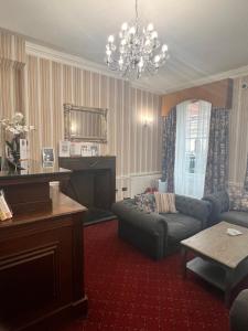 Hotel Cavendish - Worth The Stay