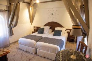 Hotel La Casa Pairal - About Staying Here