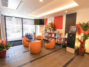 HOTEL LiVEMAX Kyoto Teramachidori - Location and Accessibility