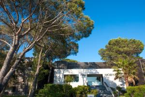 Hotel & Lodges Moby Dick - About Staying Here