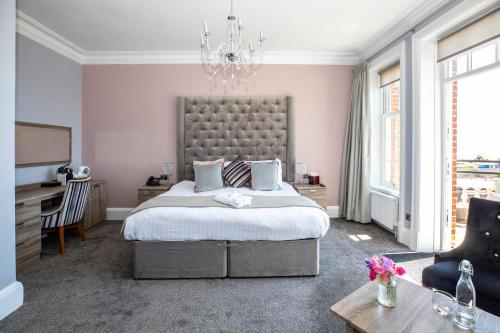 Hotel Miramar - Questions About Staying Here