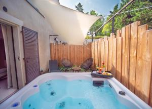 Hotel Pont Levis - Franck Putelat - Additional Services and Activities