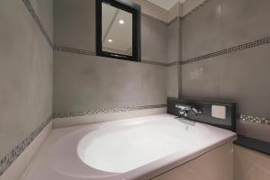 HOTEL REFRAIN - Tips for a Great Stay