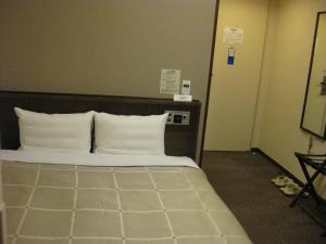Hotel Route-Inn Higashimuroran Ekimae - Check-in, Check-out, and Policies
