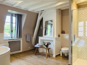 Hotel Saint-Laurent, The Originals Relais - Perfect for Couples