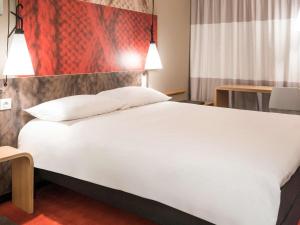 Ibis Coventry Centre - Unique Property Highlights