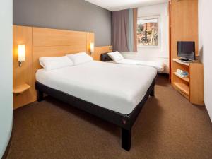 Ibis Liverpool Centre Albert Dock – Liverpool One - Questions About Staying Here