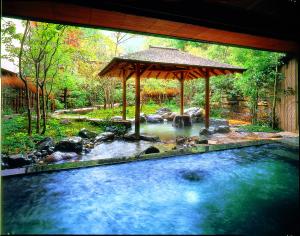 Kinosaki Onsen Nishimuraya Hotel Shogetsutei Review - Nearby Attractions