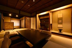 Kuraya Senbonsanjo - Location and Accessibility