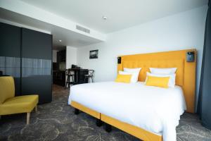 Le Barracuda & Spa, Centre Port, Feet in the Water, Sea View - Policies and Accessibility