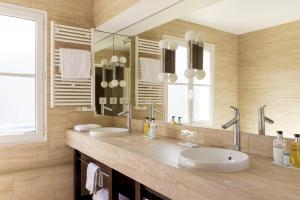 Le Plessis Grand Hotel - How To Book Your Stay