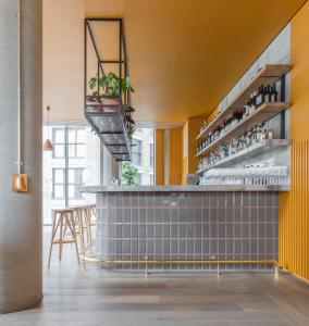 Leman Locke - Worth The Stay