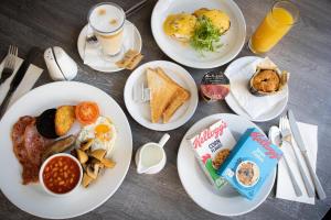 Lion Hotel - Questions About Staying Here