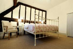 Lion & Pheasant Hotel - Questions About Staying Here