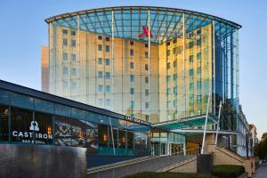 London Marriott Hotel Kensington - Nearby Attractions and Transport