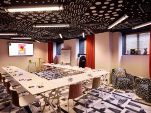 Mama Shelter Paris La Défense - Rooms and Amenities