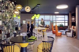 Mercure Paris Sud Les Ulis-Courtaboeuf - Accessibility and Services