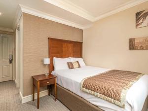 Mercure Salisbury White Hart Hotel - Questions About Staying Here