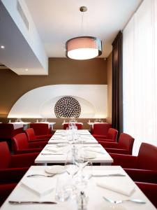 Mercure Villefranche in Beaujolais - Nearby Attractions and Accessibility