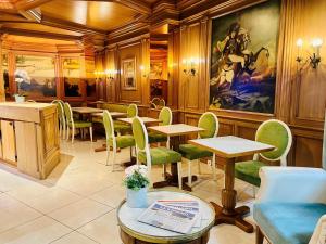 Murat Hotel Review: A Parisian Gem - About Staying Here
