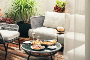 Nest Hotel Naha Kumoji - Accessibility and Transport