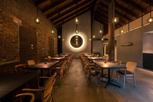 NIPPONIA HOTEL Fukuyama - Architectural Blend and Atmosphere