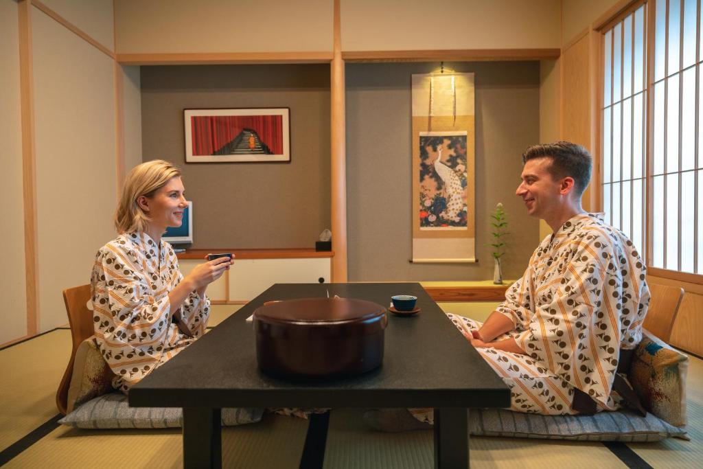 Nishiyama Ryokan - Established in 1953 - Transportation and Accessibility
