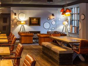 Novotel Leeds Centre - Language Support
