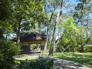 Numazu Club - Location and Accessibility