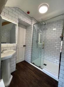 Oakhill Hotel - Nearby Attractions and Activities