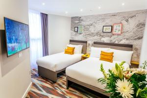 Oliver Plaza Hotel - Booking Information