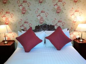 One Holyrood Hotel & Cafe - Ratings and Reviews