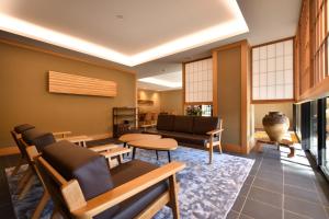 Oni No Sumika Review - Nearby Attractions