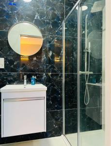 Paragraph Palmers Green - Additional Information