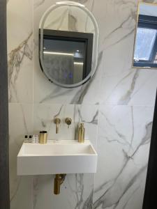 Park Avenue Hotel - Worth The Stay