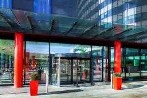 Park Inn by Radisson Manchester City Centre - Questions About Staying Here