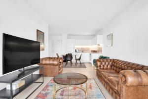 Pass the Keys Central ApartmentViewsParking - Nearby Attractions