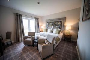 Peak Edge Hotel - Questions About Staying Here