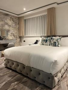 Philharmonic Hotel - Nearby Attractions