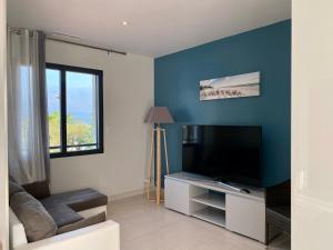 PINK FLAMINGOS 4 Accessible for People With Reduced Mobility - Rates and Discounts