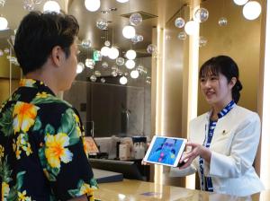 Quintessa Hotel Osaka Shinsaibashi Comic & Books - Accessibility and Transport