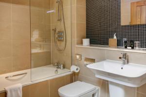 Quy Mill Hotel & Spa, Cambridge - Questions About Staying Here