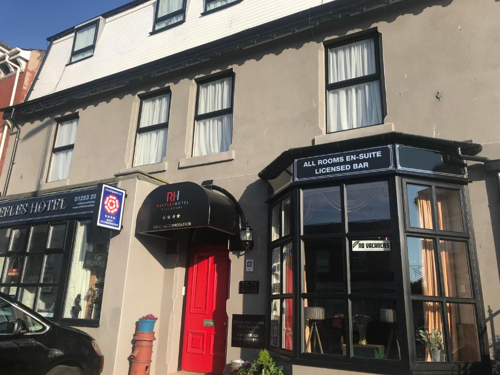 Raffles Hotel - Guest Reviews